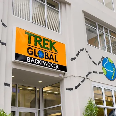 Trek Global Backpackers Albergue